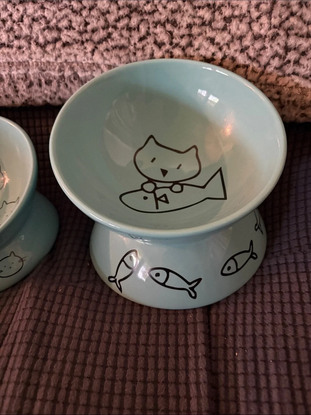 Set of 2 Sweejar raised cat foot dish with matching cat water dish mint green